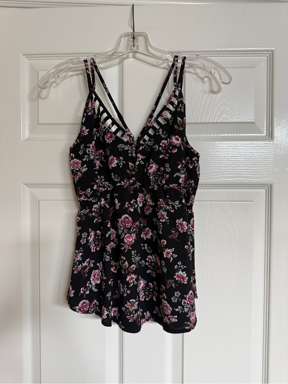 MAURICES Floral V-Neck Strappy Cami Top - Black/Pink XS